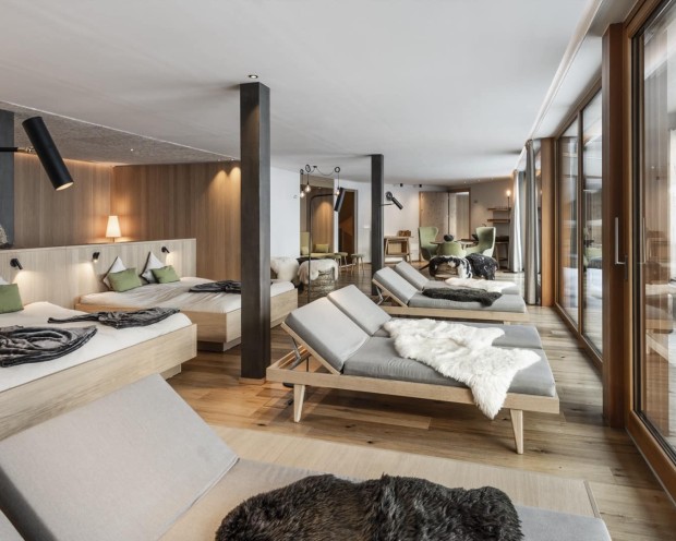 Ruheraum im Adults Only Wellnessbereich des Familienhotel Feuerstein in Südtirol