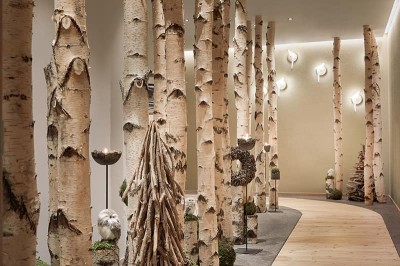 Eingang des Adults Only Wellnessbereichs im Familienhotel Feuerstein in Südtirol