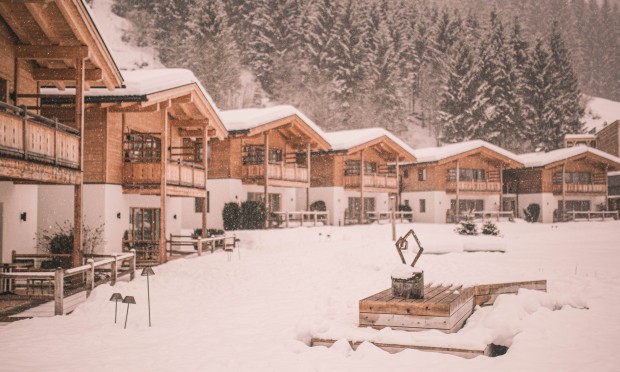 Vista sui nostri chalet del Feuerstein appena innevati.