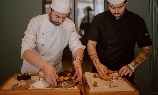 Chef Andrea Moccia and his team present their dishes.
