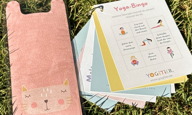 25 Years Feuerstein Goodie von Yogitier, mini Yogamatte und Achtsamkeitsübungen