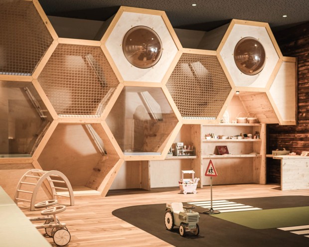 Sala giochi per bambini in legno