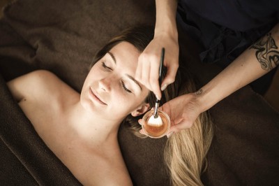 Trattamento viso su una donna