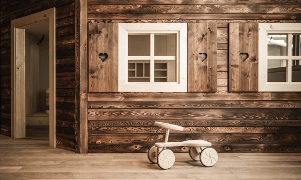 Casa delle bambole accessibile per bambini