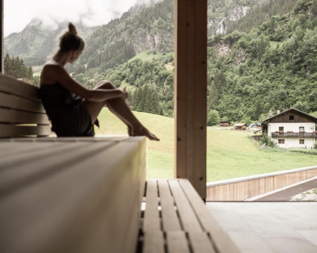 Sauna nell'area benessere Adults Only della Day Spa con i bambini nell'hotel per famiglie Feuerstein in Alto Adige
