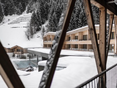 Vista sull'hotel innevato