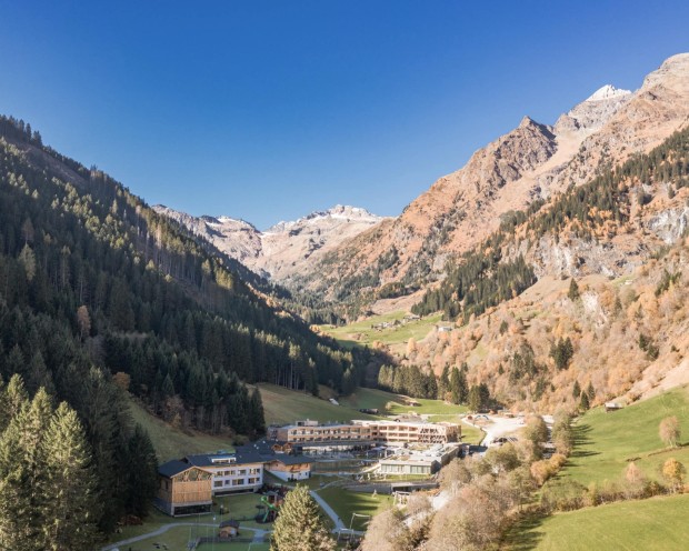 Vista dell'Hotel Feuerstein in estate